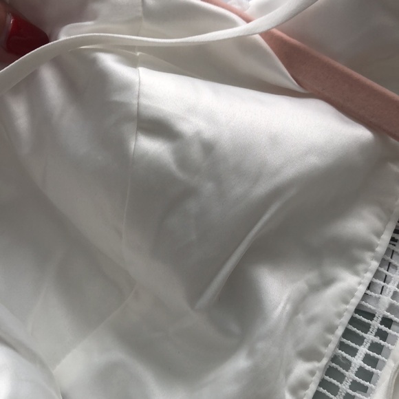 NWT white lace lined Halter Dress🌸 - Picture 11 of 14